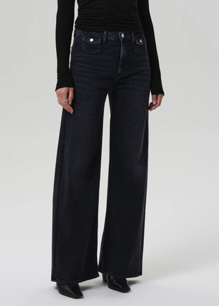 Issy Jeans mit weiterem Beim