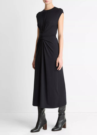 Wickelkleid im Midi-Stil