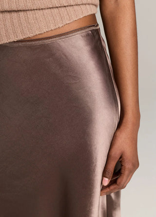 Kurzer Satin-Rock mit Spitzenbesatz
