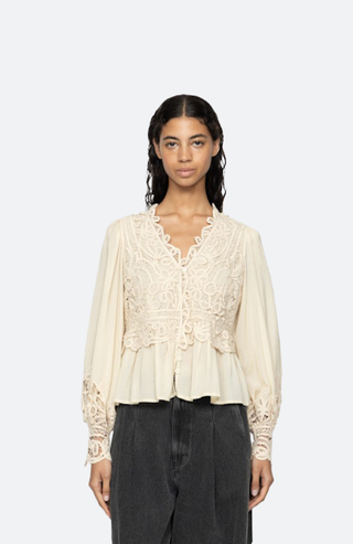 ADELINA BATTENBERG LACE BLUSE