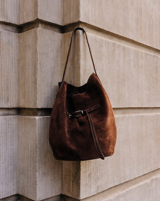 Belted Bucket Bag Groß Dunkelbraun